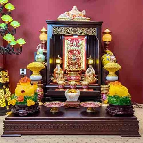 Bàn Thờ Thần Tài Nhập Khẩu Cao Cấp Đủ Đồ Thờ TT1820