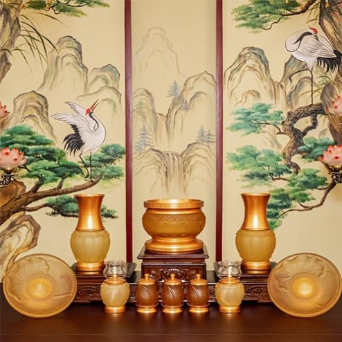 Bộ Đồ Thờ Cao Cấp Nhập Khẩu Lưu Ly Viền Lá Sen BDT046
