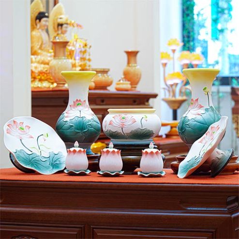 Bộ Đồ Thờ Gốm Hoa Sen Đỏ Nổi Nhập Khẩu BDT064