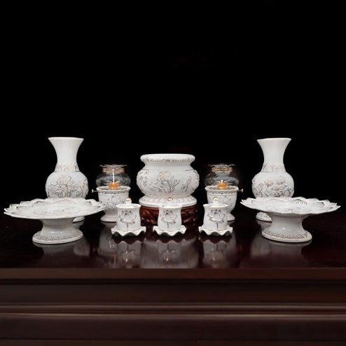 Bộ Đồ Thờ Gốm Trắng Hoa Sen Viền Vàng BDT104