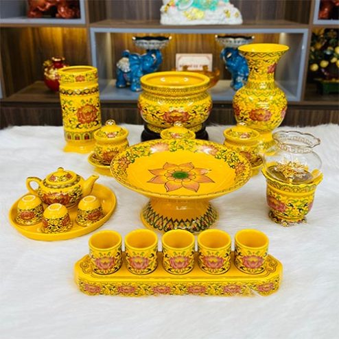 Bộ Đồ Thờ Nhập Khẩu Sứ Gấm Vàng Hoa Sen BDT100