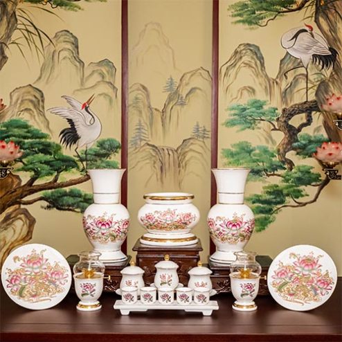 Bộ Đồ Thờ Sứ Sen Tam Bảo Trắng Nhập Khẩu BDT075