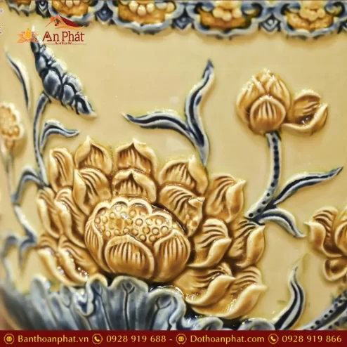 bat huong bat trang hoang tho dap noi hoa sen dt67700001