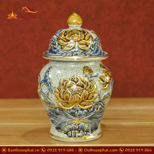 choe tho hoa sen men ran dap noi bat trang ve vang dt74300001