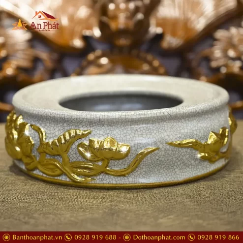 de bat huong hoa sen men ran dap noi dat vang dt69100004