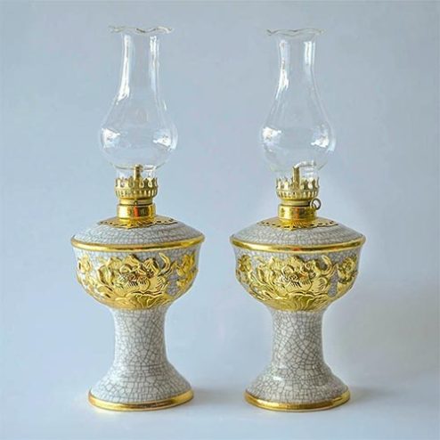 Đèn Dầu Thờ Men Rạn Hoa Sen Đắp Nổi Dát Vàng DT772