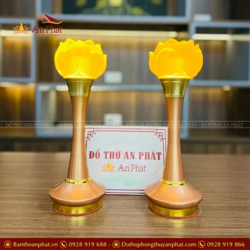 Đèn thờ cúng bằng điện thân đồng cao 30cm