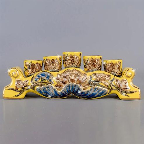 Kỷ Chén Ngai Vẽ Vàng Men Màu Vàng Đắp Nổi Cao Cấp DT799