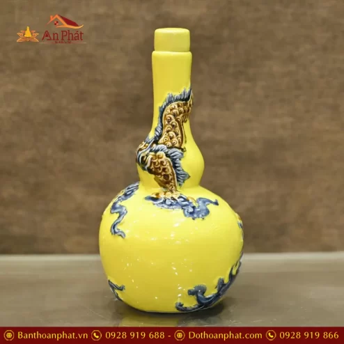 nam ruou tho men vang dap noi bat trang dt82200004