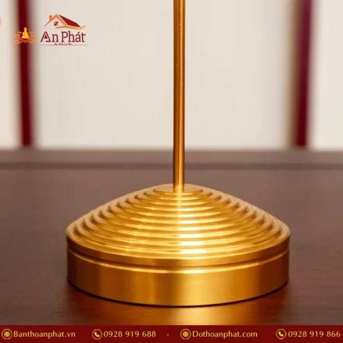 Chất liệu Hợp kim đồng mạ vàng