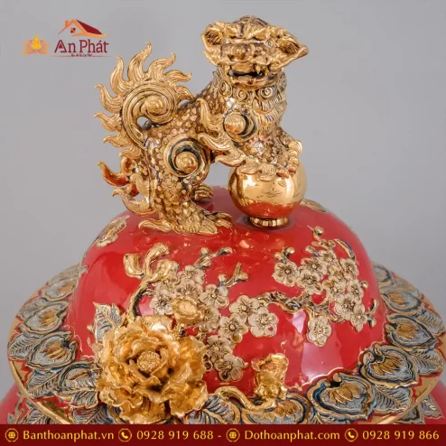 choe phong thuy mau do cao cap cong dao ve vang dap noi dt97900009