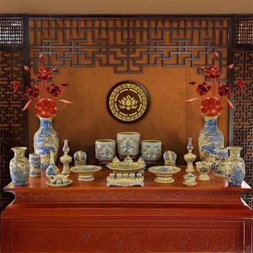 Bộ Đồ Thờ Gia Tiên Hoàng Tộc Gốm Sứ Bát Tràng Đắp Nổi BDT186