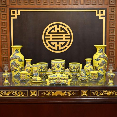 Bộ Đồ Thờ Gốm Sứ Bát Tràng Men Vàng Đắp Nổi Cho Bàn Thờ Gia Tiên BDT191