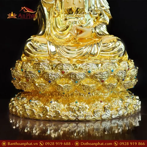 bo tuong ta ba tam thanh dat vang an bao dang ngoi t235100001