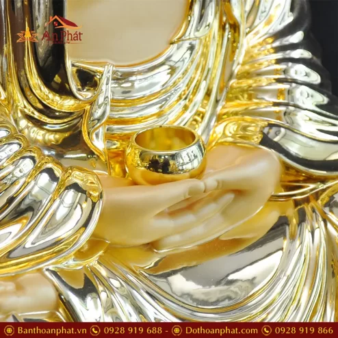 bo tuong ta ba tam thanh dat vang an bao dang ngoi t235100011