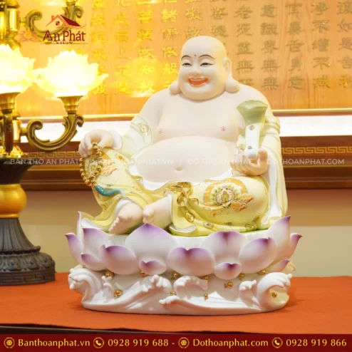 Tượng Phật Di Lặc bằng sứ đẹp