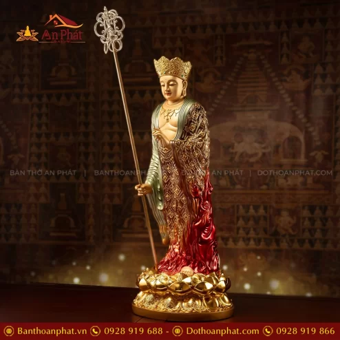Tôn tượng Địa Tạng Vương Bồ tát đứng bằng đồng