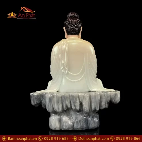 tuong bon su thich ca bot da xanh mo vien vang dang ngoi thanh dao t262200005